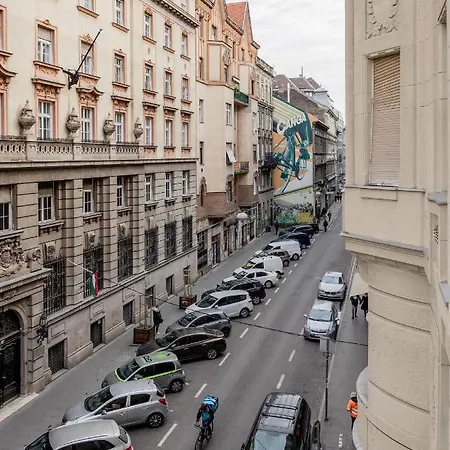 Sunshine Sprint Luxury Apartment Budapest